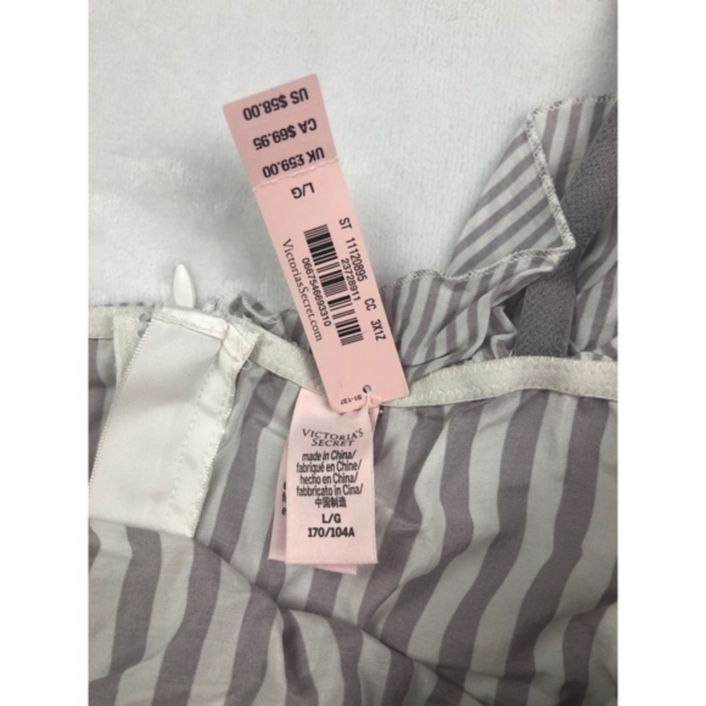 Victoria Secret Ruffles Sleep Cami - Picture 4 of 4